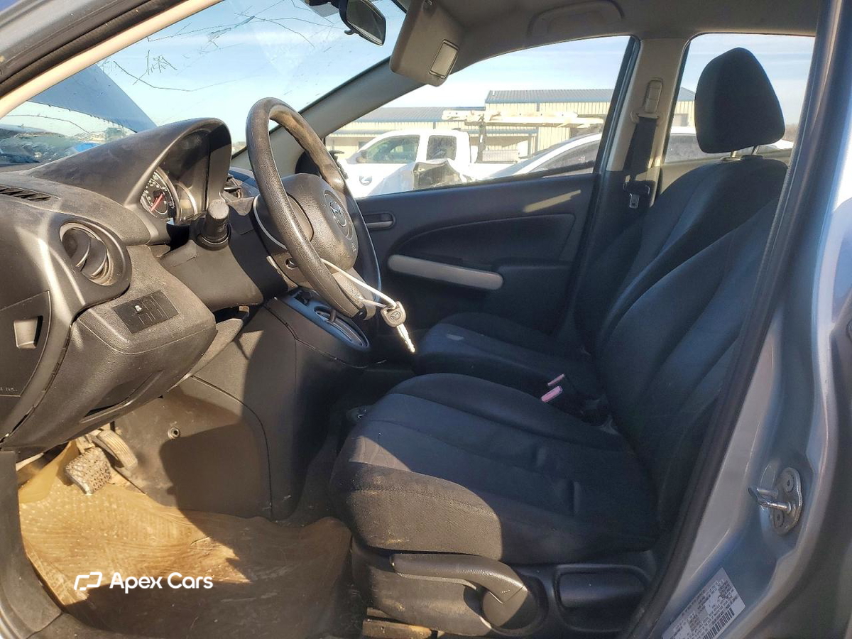 Mazda 2 2013