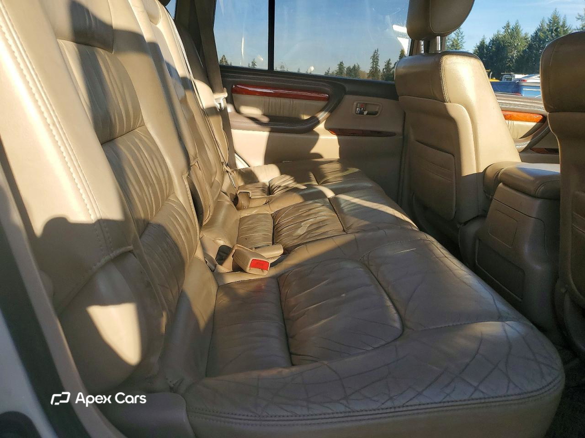 Lexus LX 2000