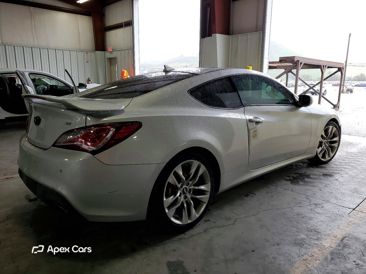 Hyundai Genesis 2015