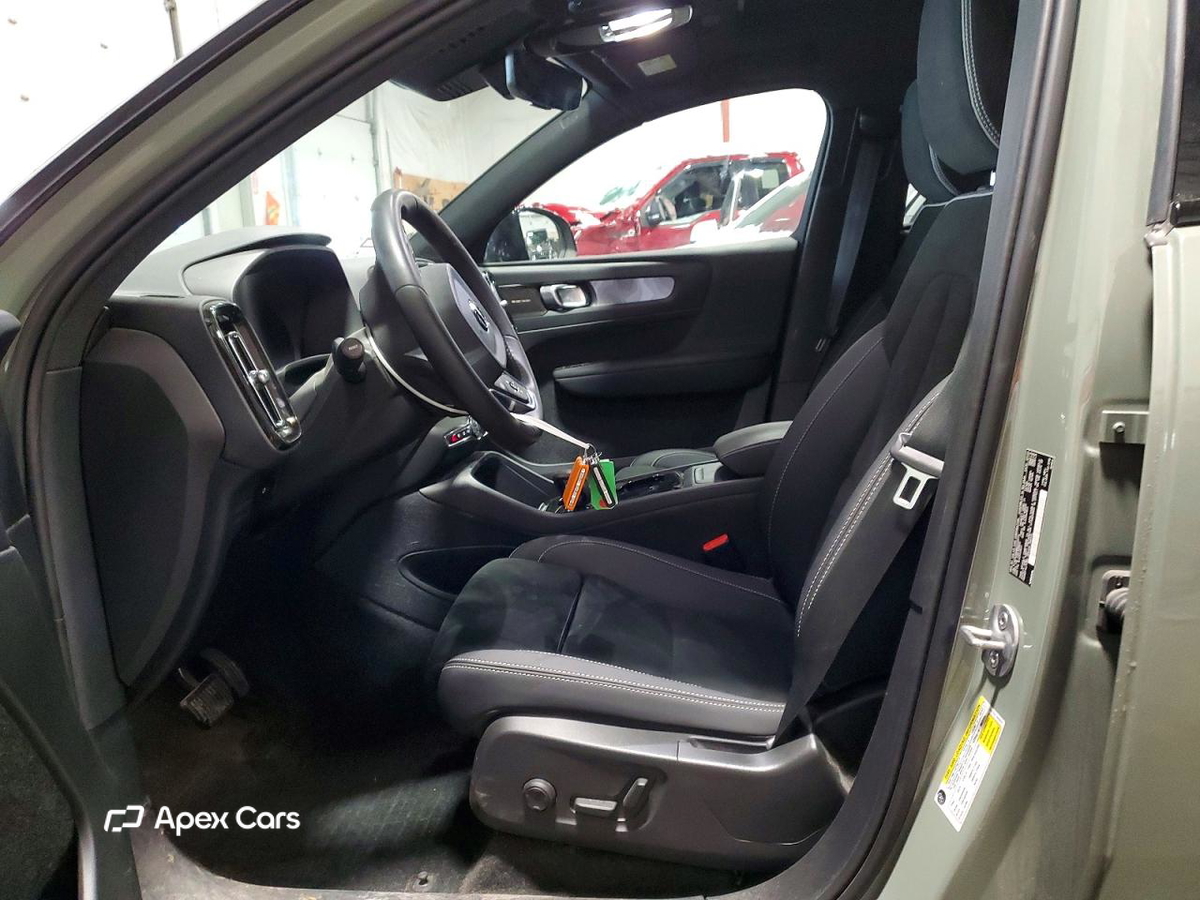Volvo XC40 2024