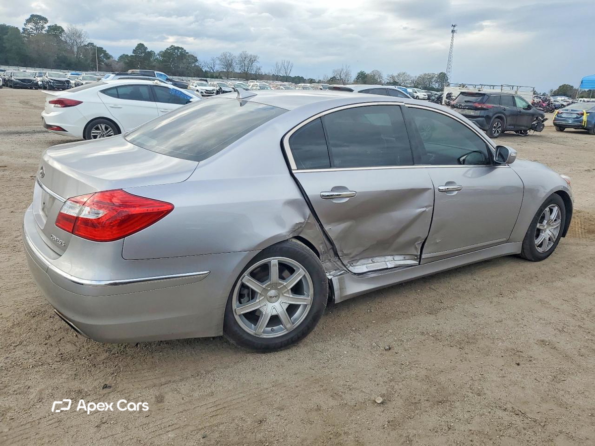 Hyundai Genesis 2012