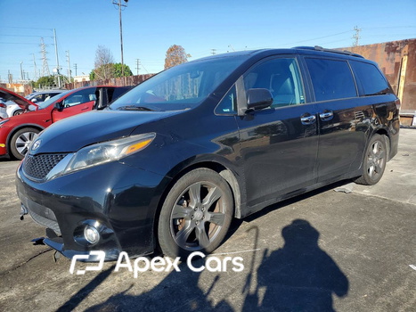 Toyota Sienna 2017 - Image 1 of 14