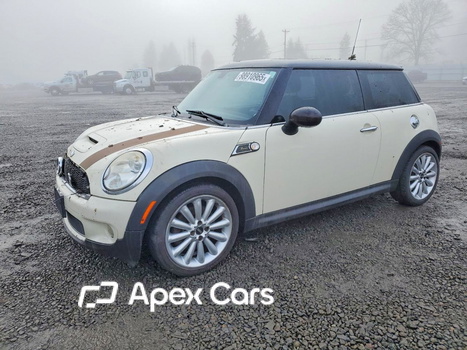 MINI Cooper 2010 - Image 1 of 13