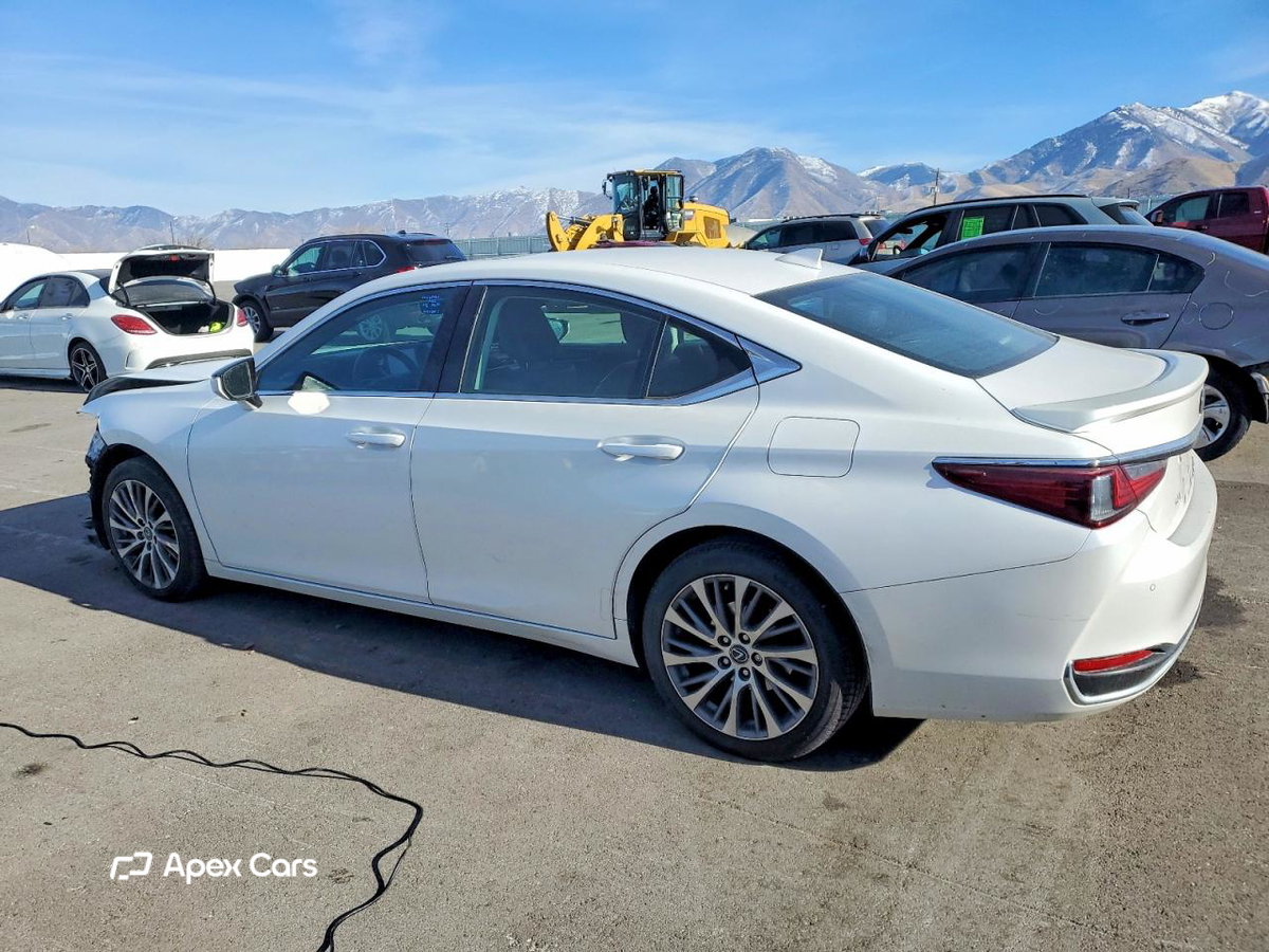 Lexus ES 2021