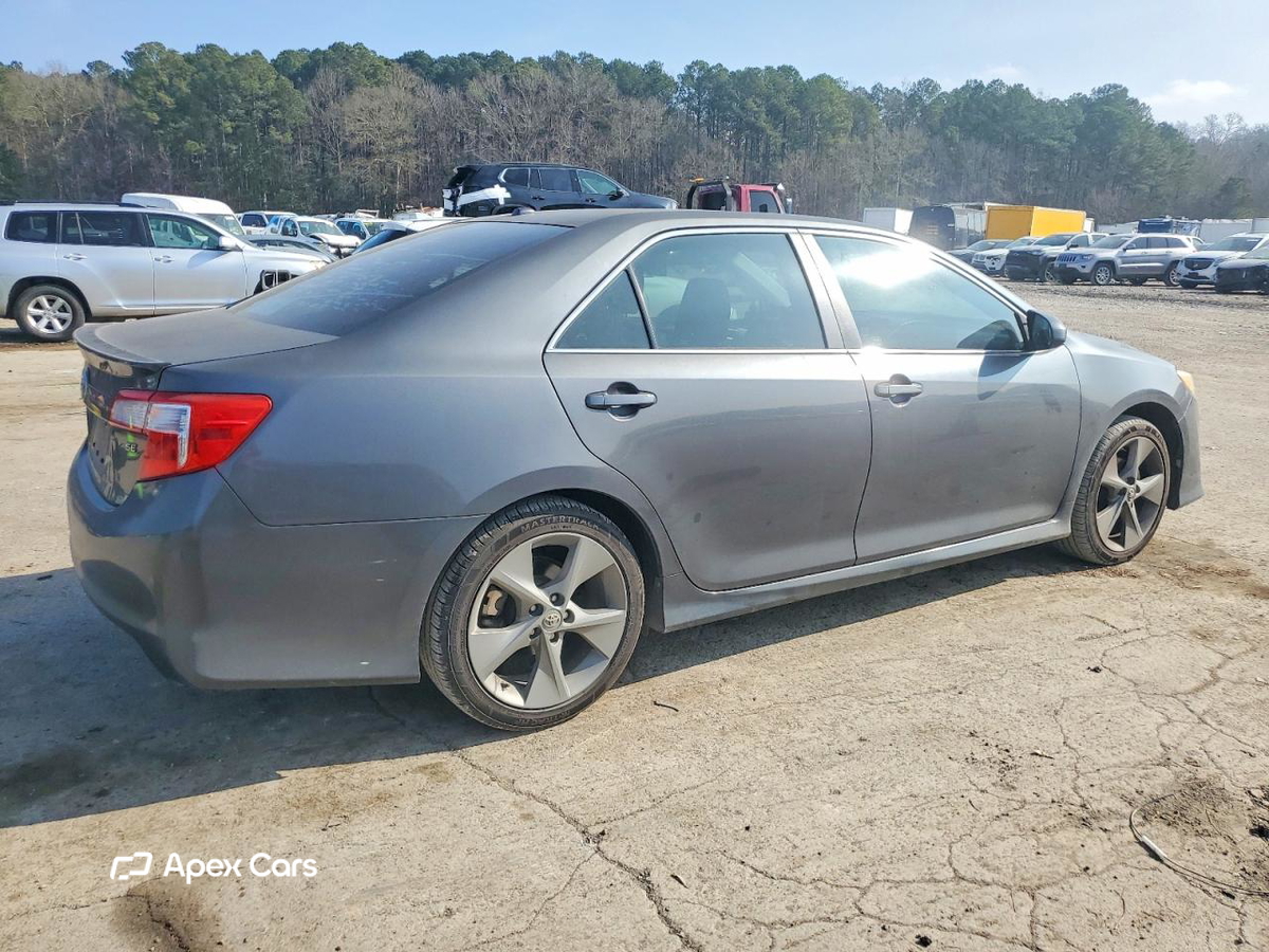 Toyota Camry 2012