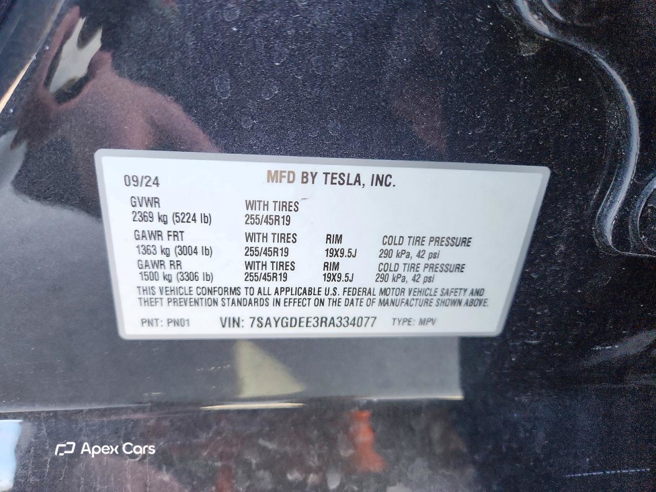 Tesla Model Y 2024