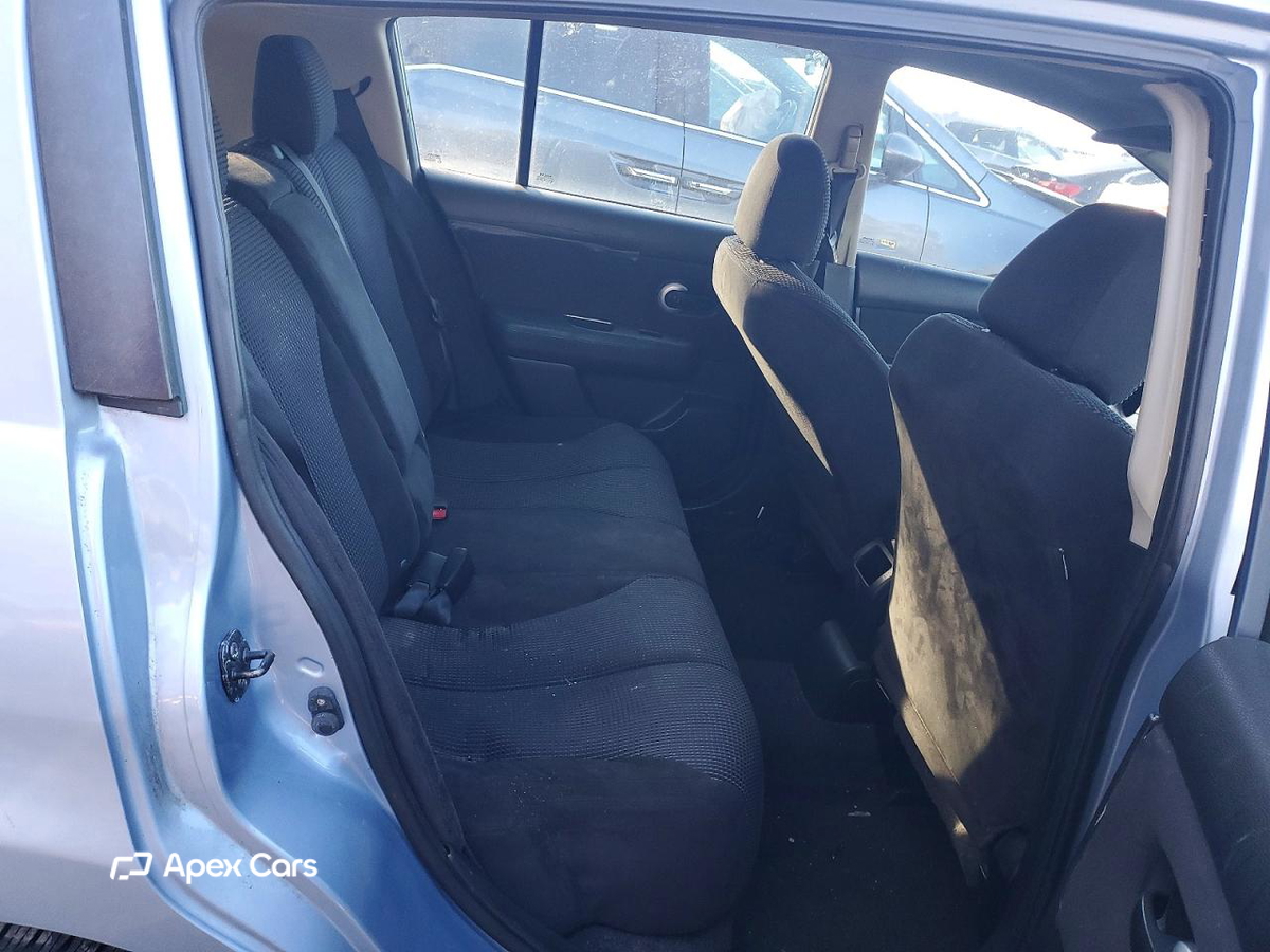 Nissan Versa 2011