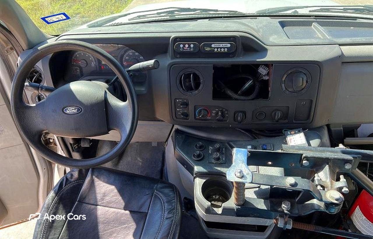 Ford Econoline 2014