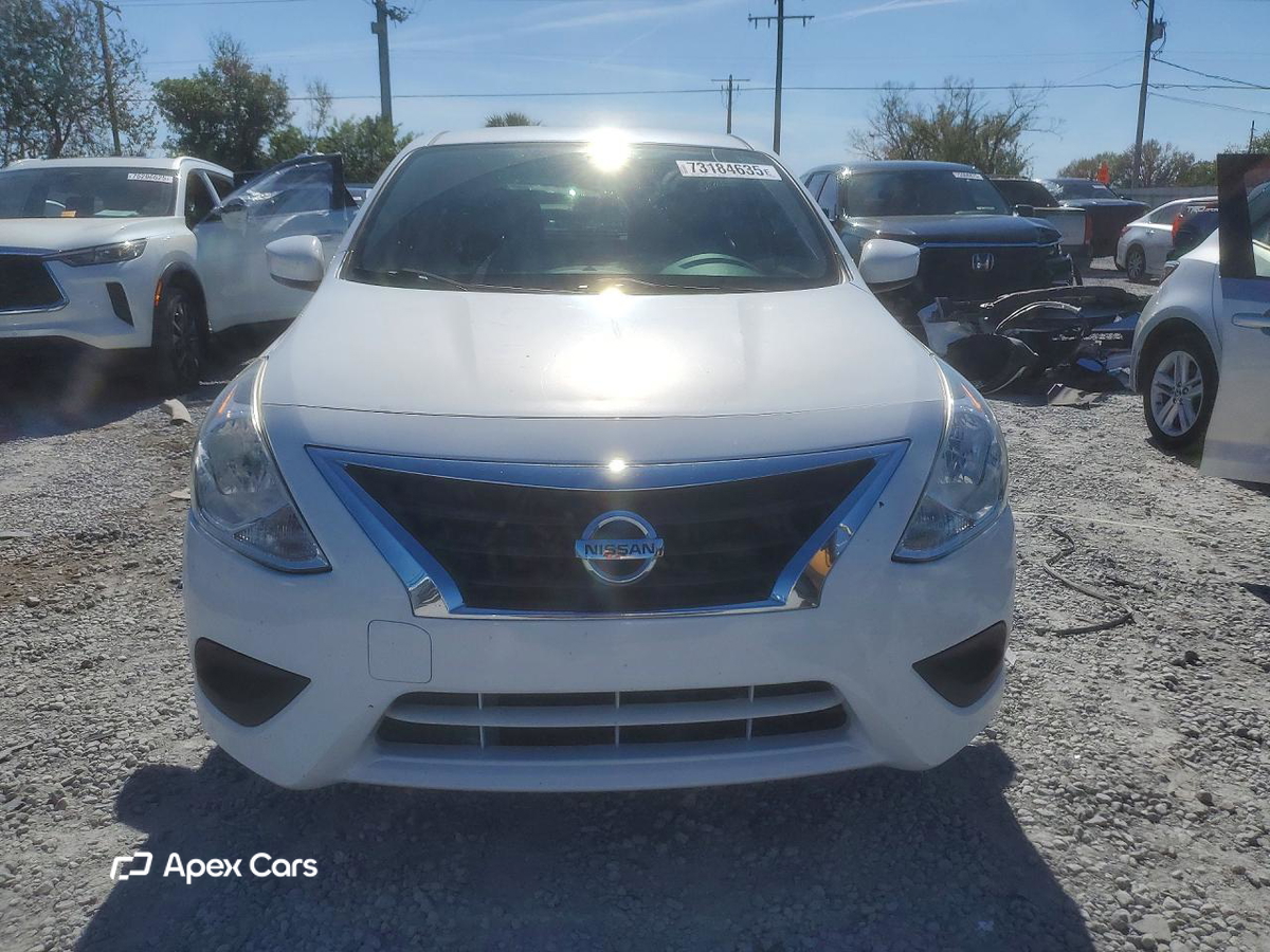 Nissan Versa 2016