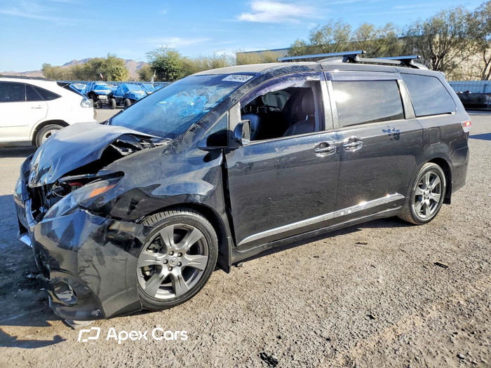 2017 Toyota Sienna - Image 1 of 5