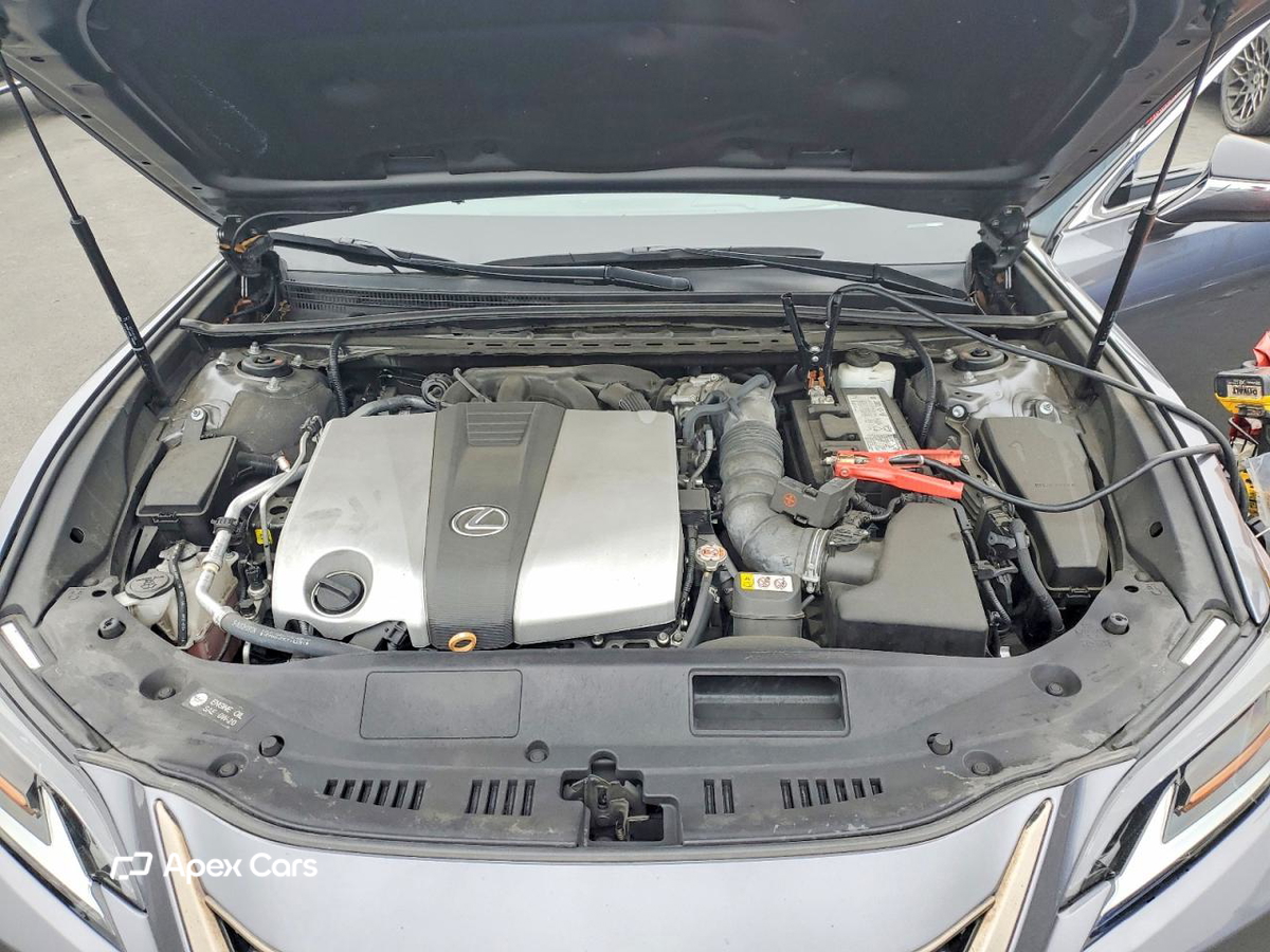 Lexus ES 2020