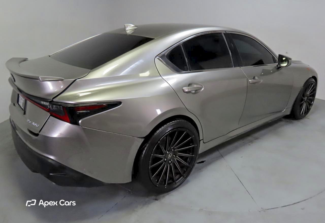 Lexus IS 2021