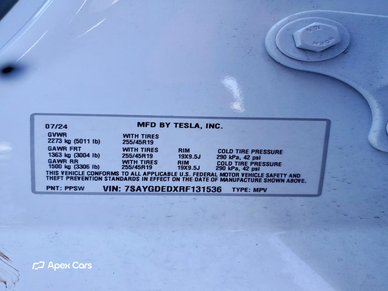 Tesla Model Y 2024