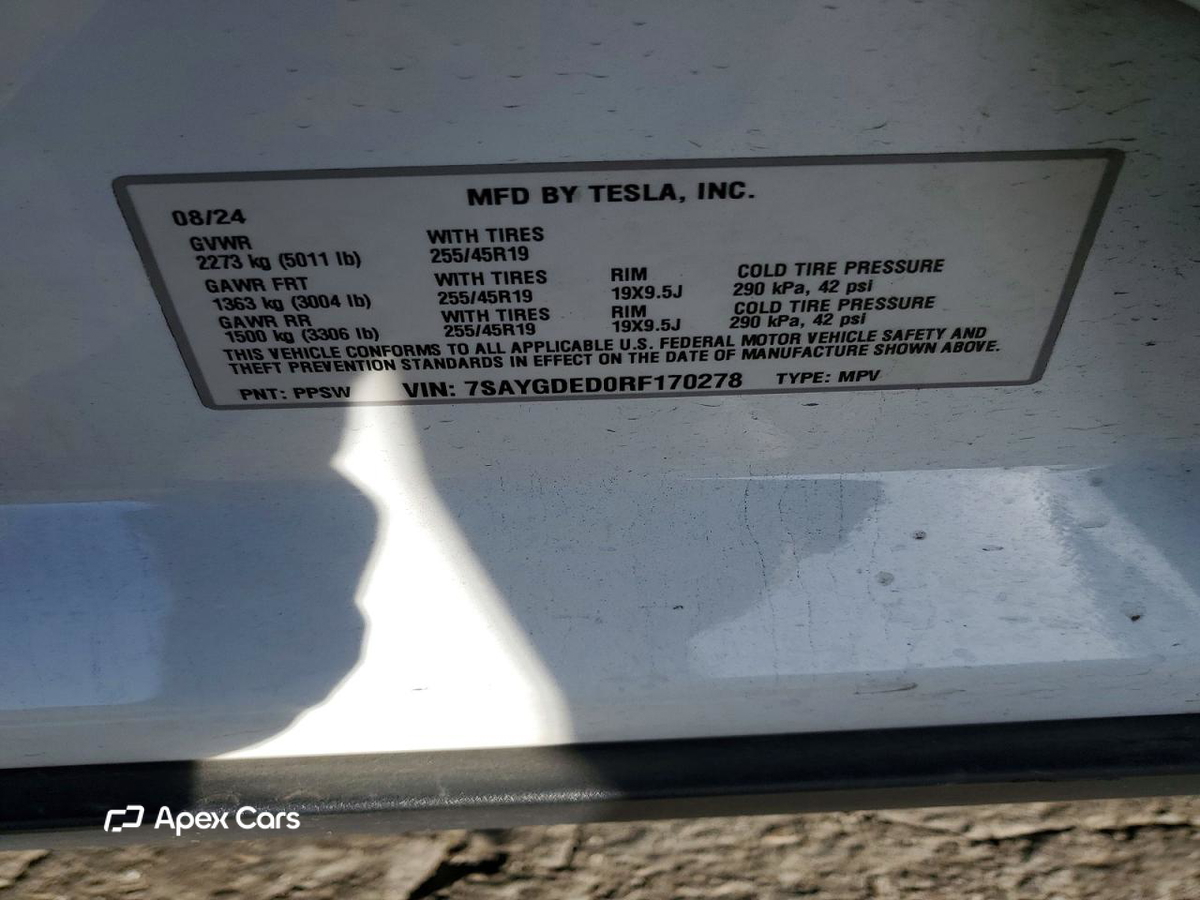Tesla Model Y 2024