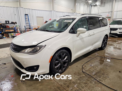 Chrysler Pacifica 2018 - Image 1 of 14