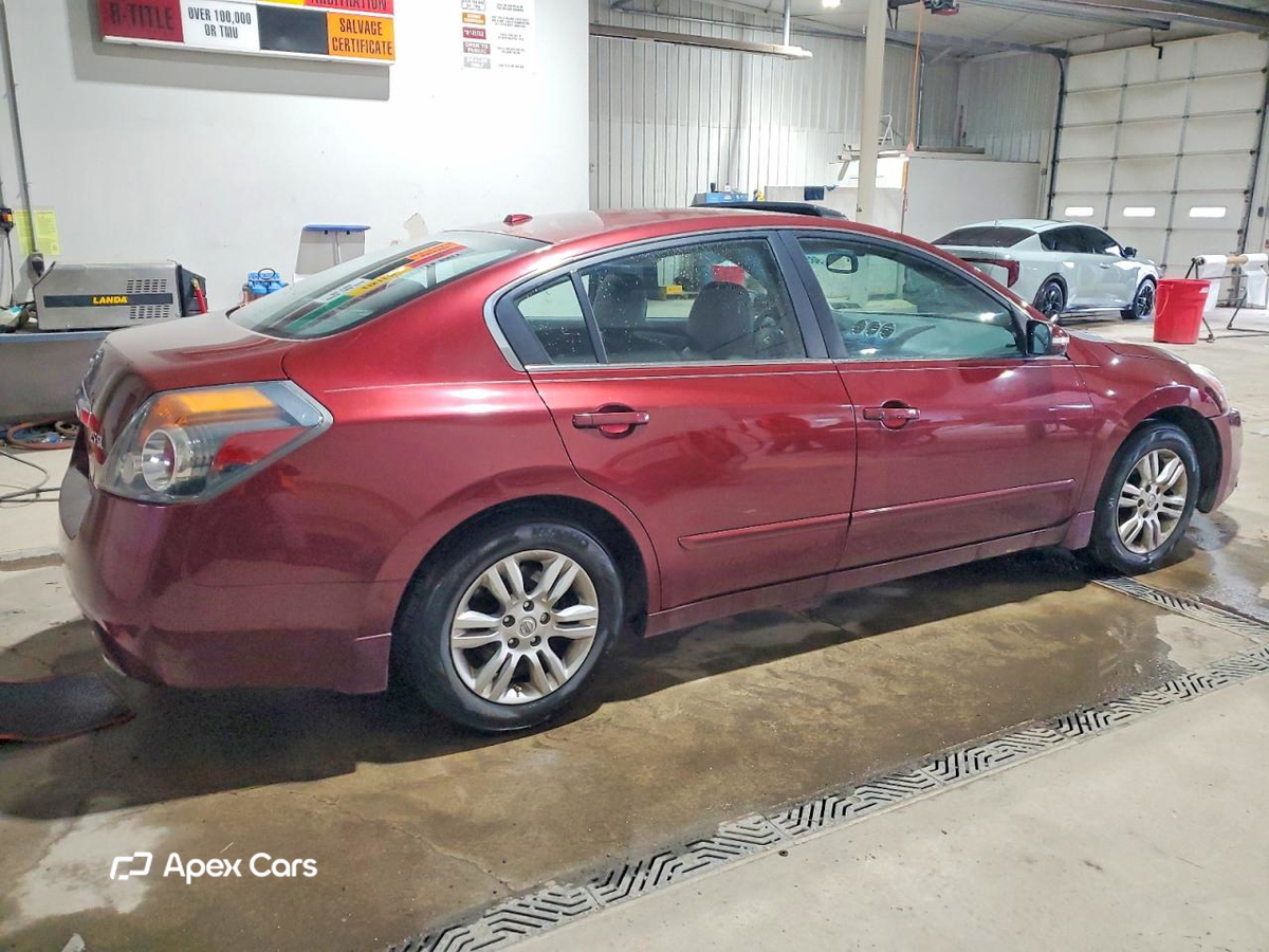 Nissan Altima 2012