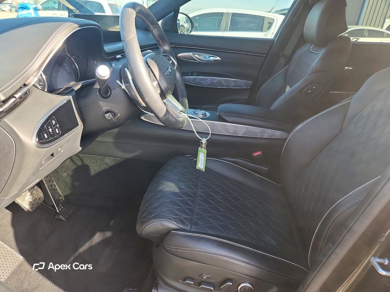 Genesis GV70 2024