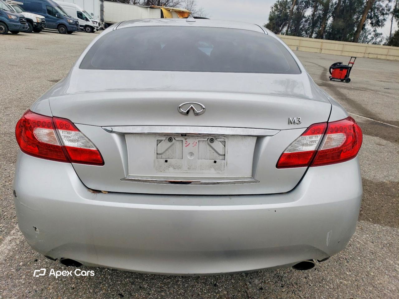 Infiniti M 2012