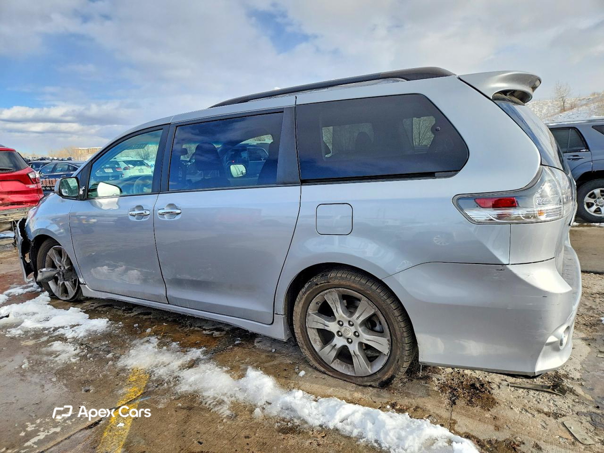 Toyota Sienna 2014