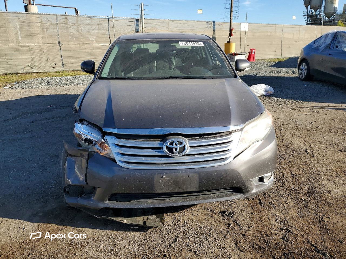 Toyota Avalon 2012
