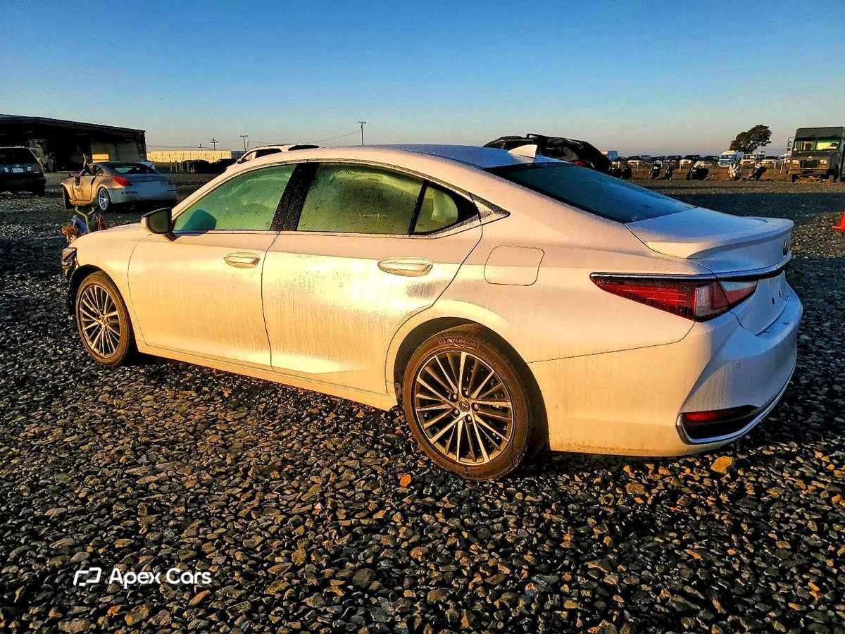 Lexus ES 2024