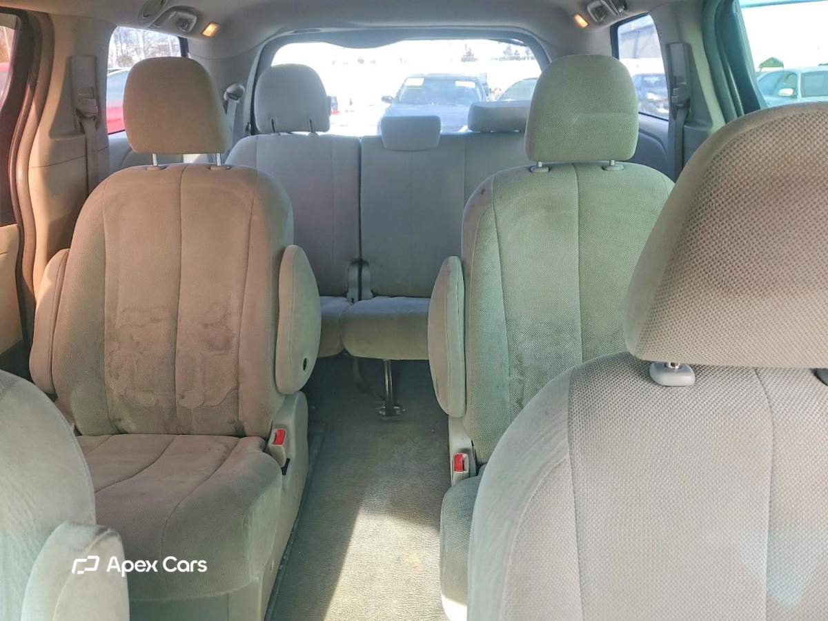 Toyota Sienna 2011