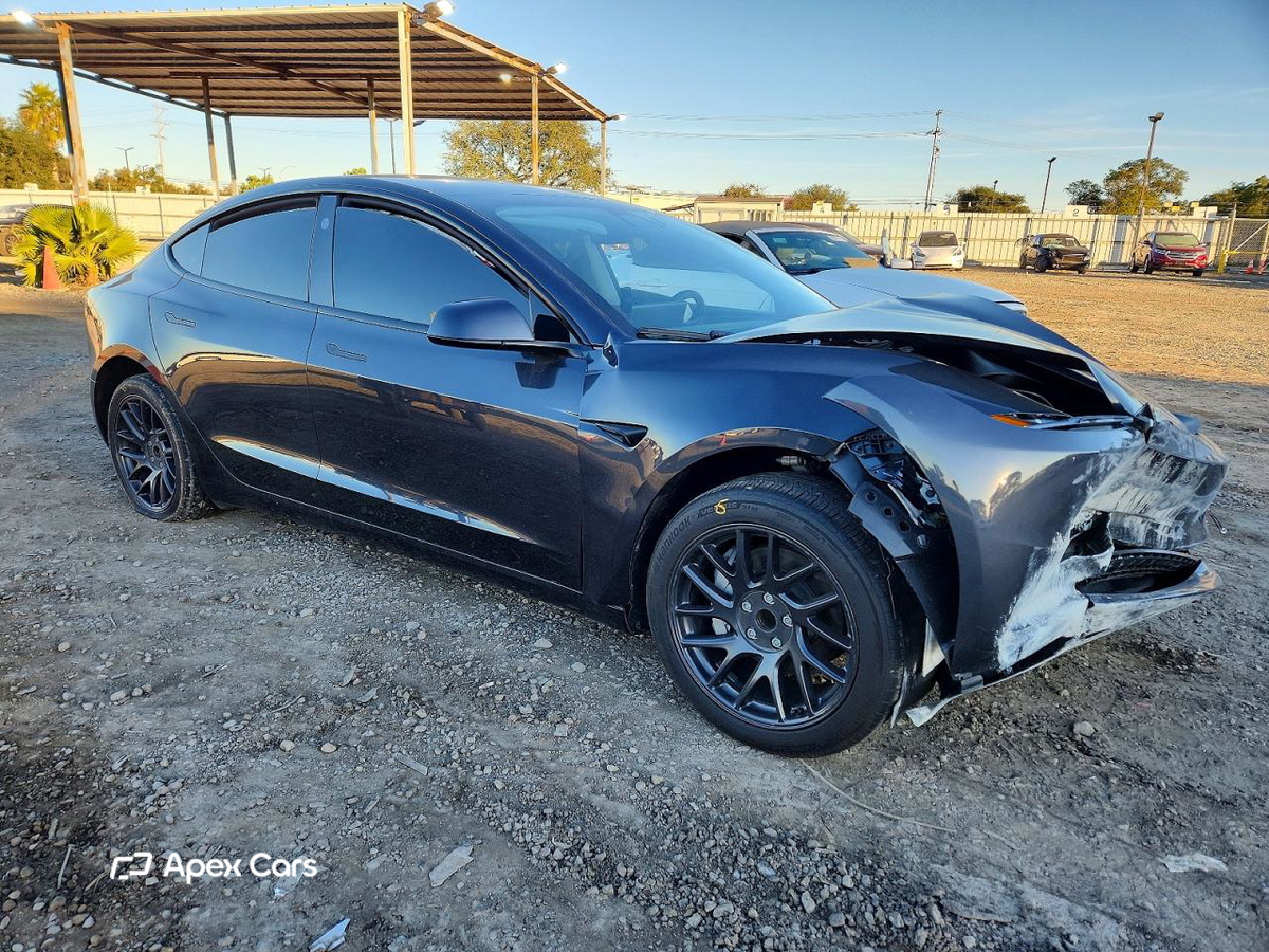 Tesla Model 3 2025