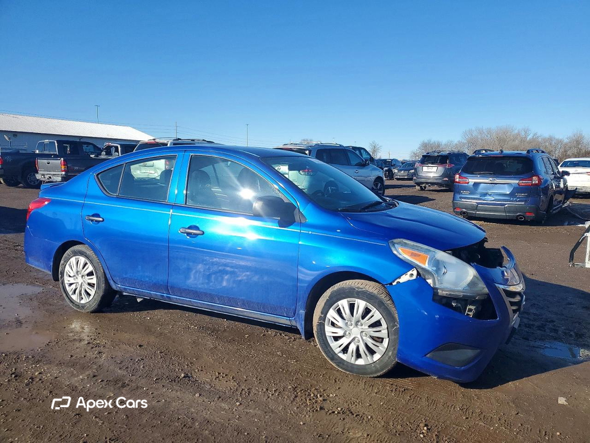 Nissan Versa 2015