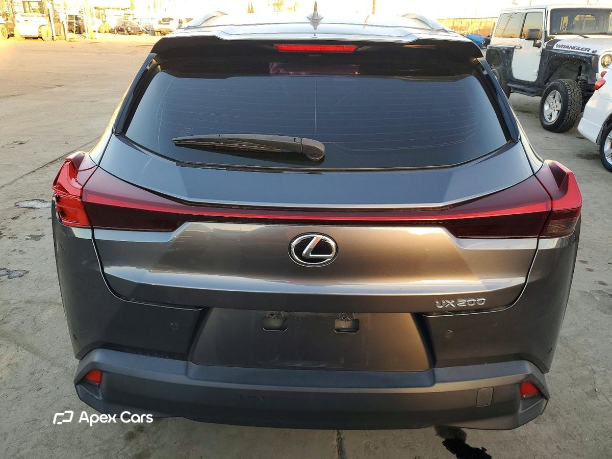 Lexus UX 2022