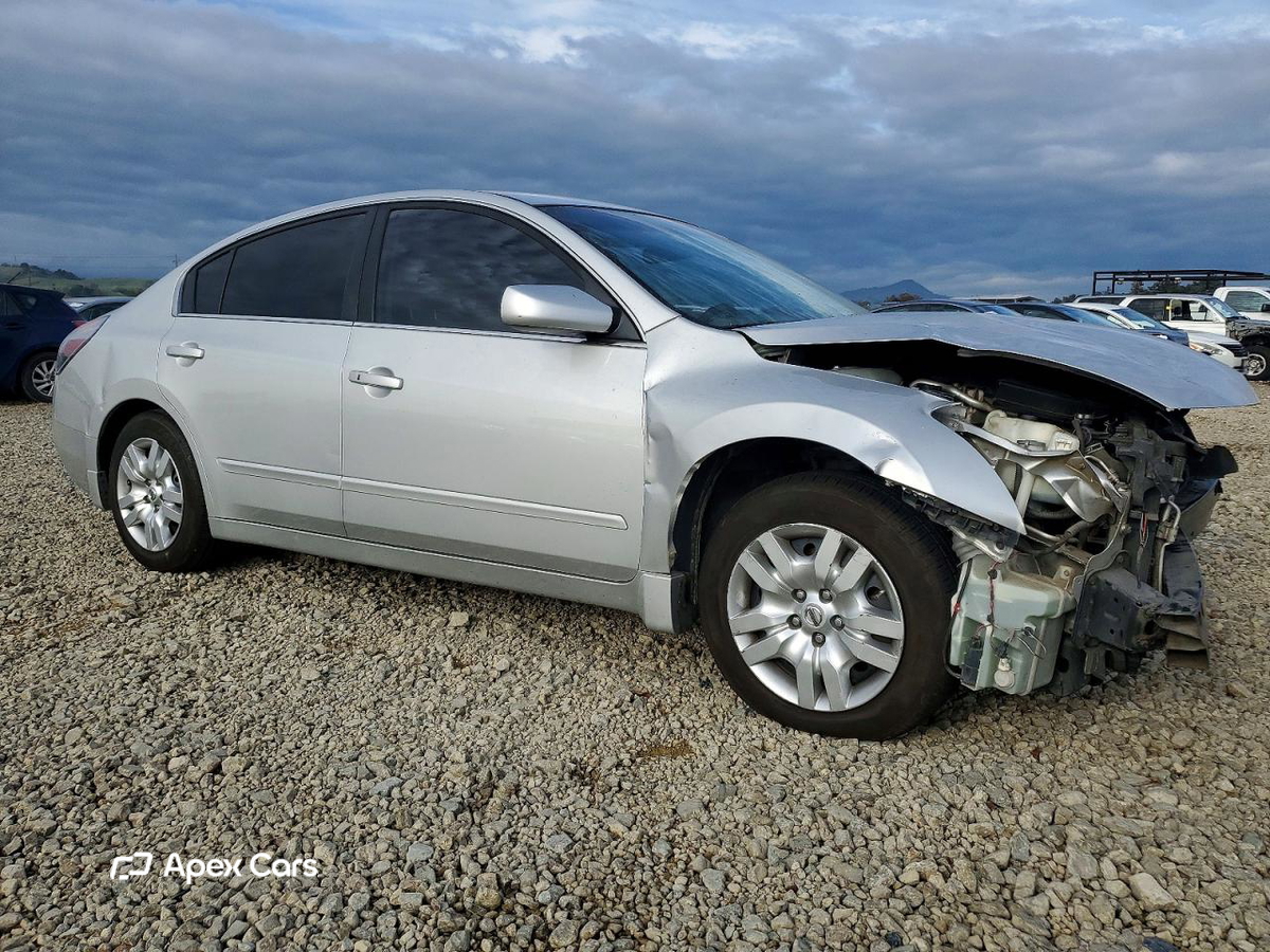 Nissan Altima 2012