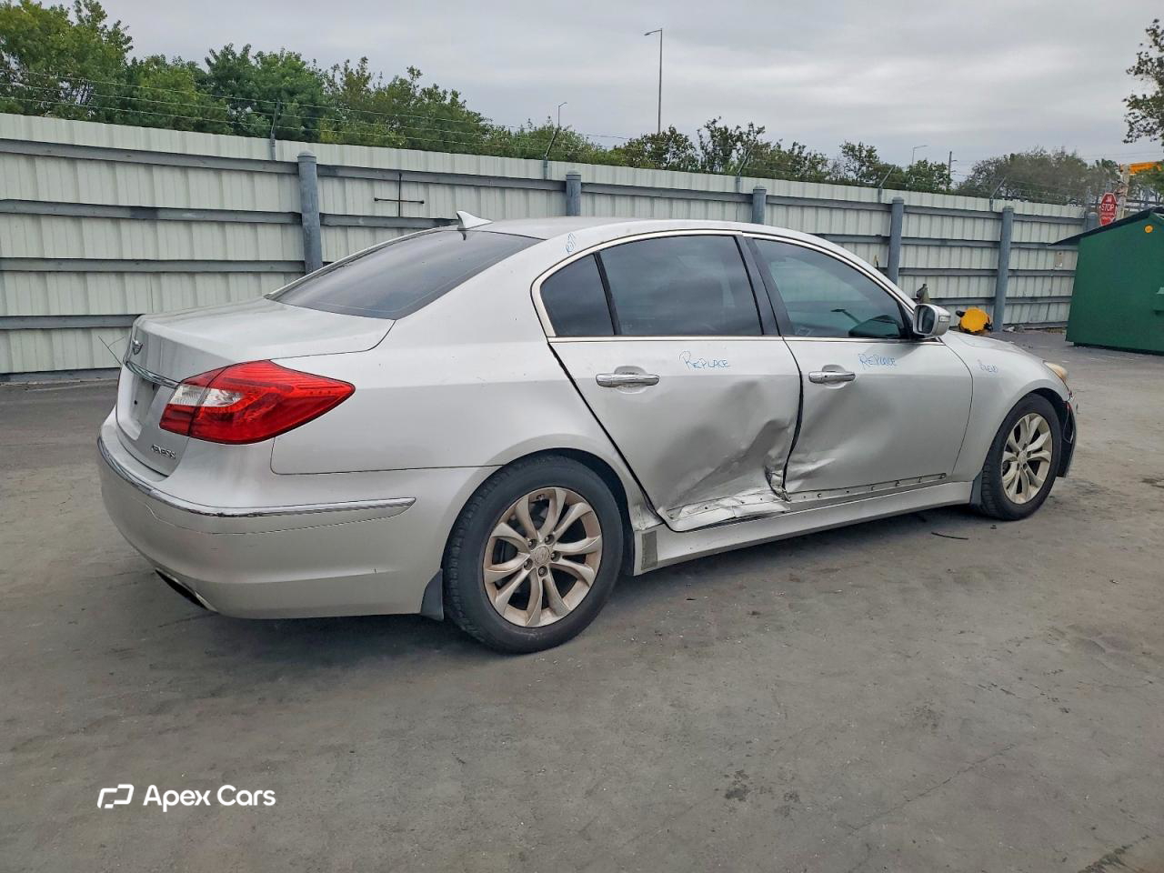Hyundai Genesis 2013