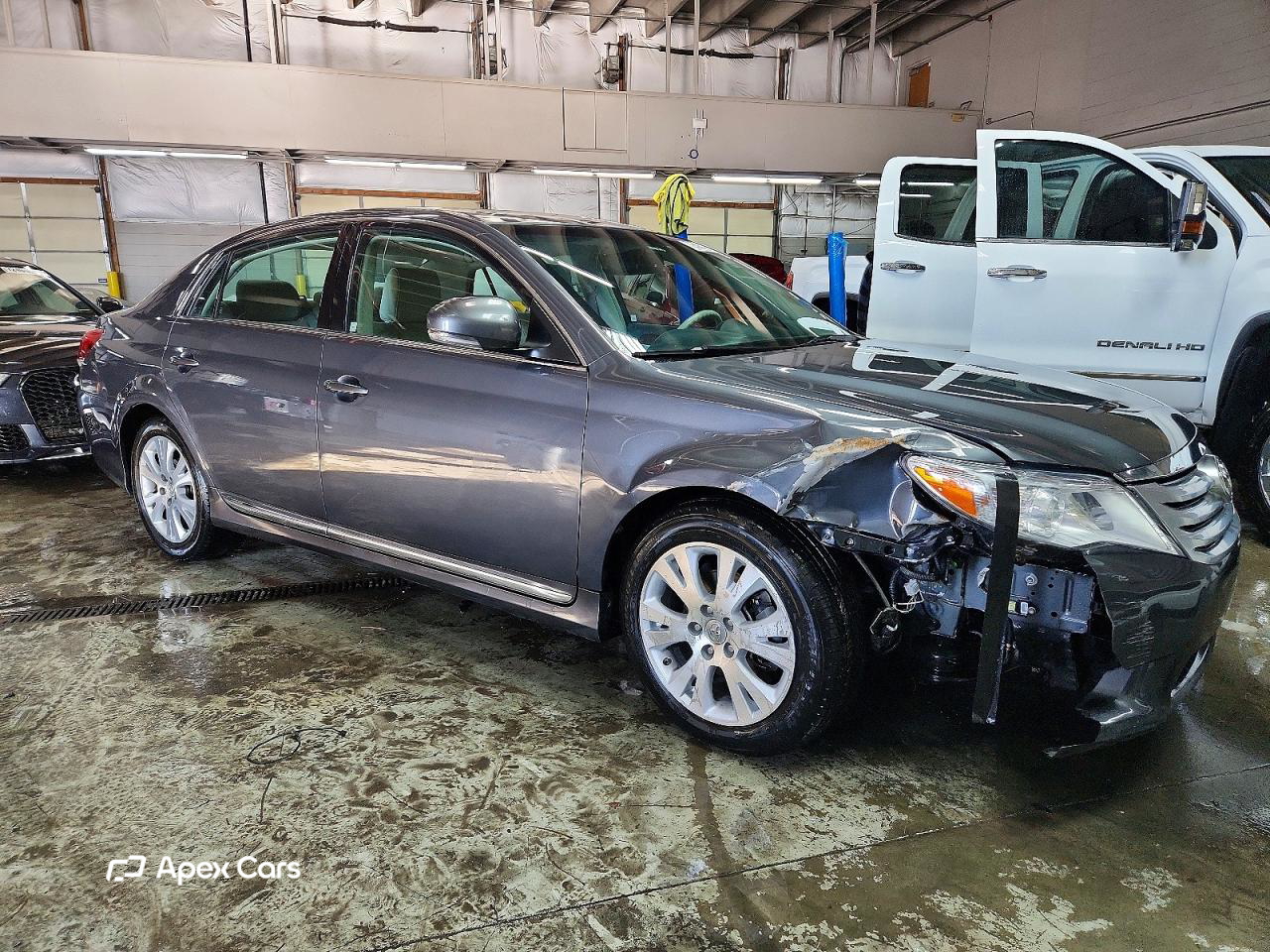 Toyota Avalon 2011