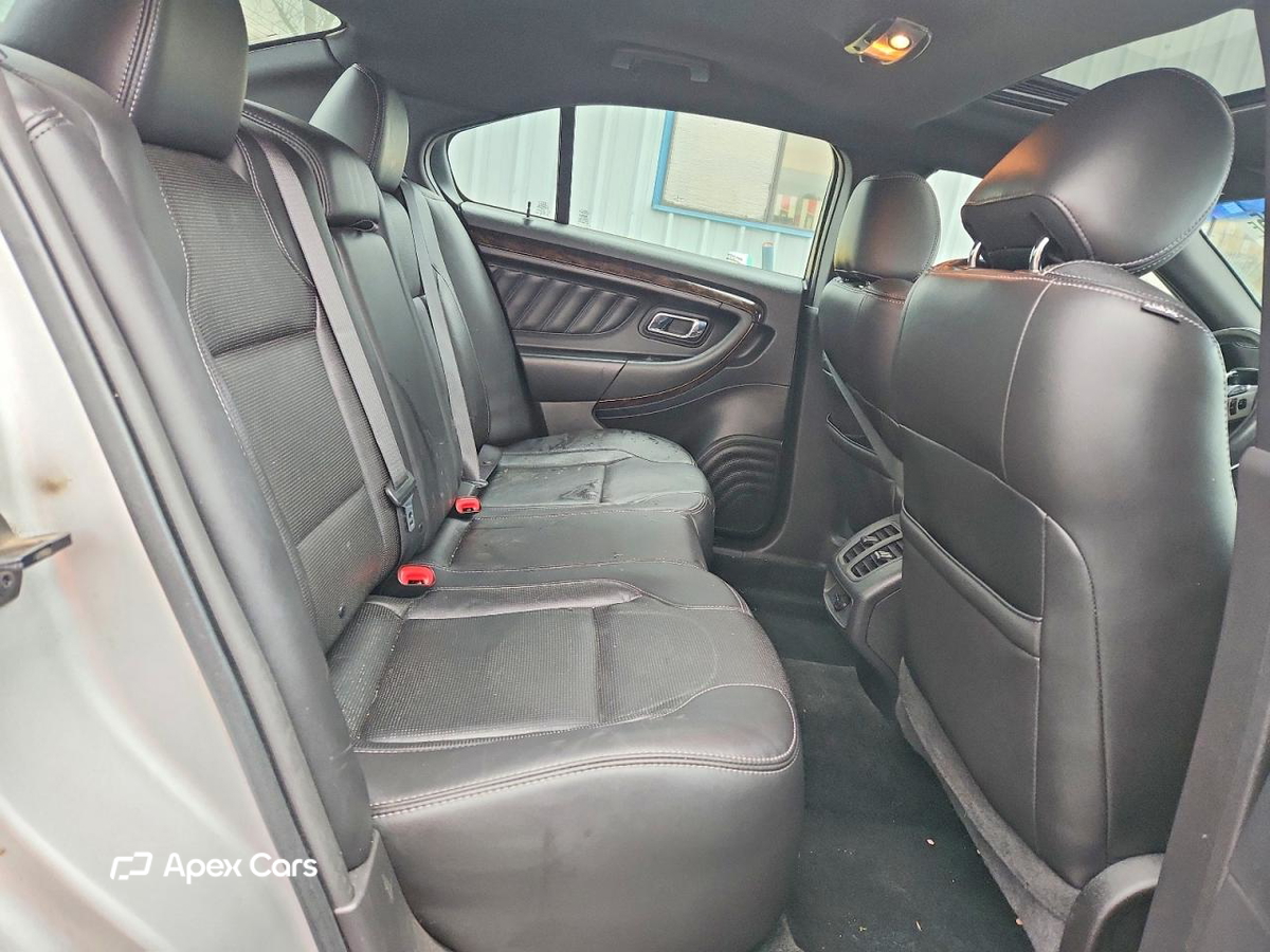 Ford Taurus 2015