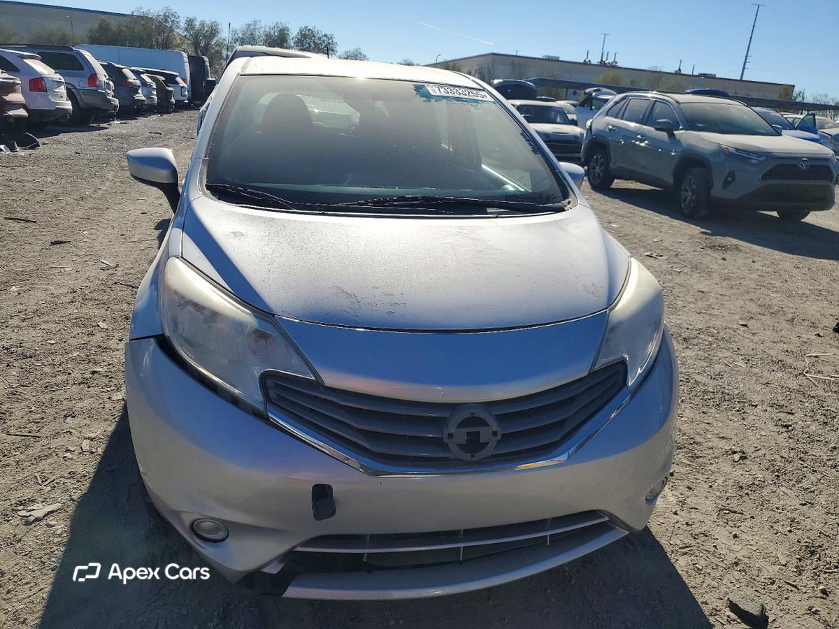 Nissan Versa 2015