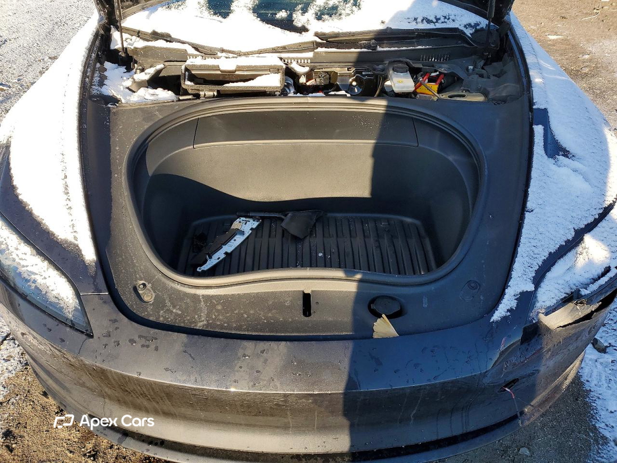 Tesla Model 3 2024