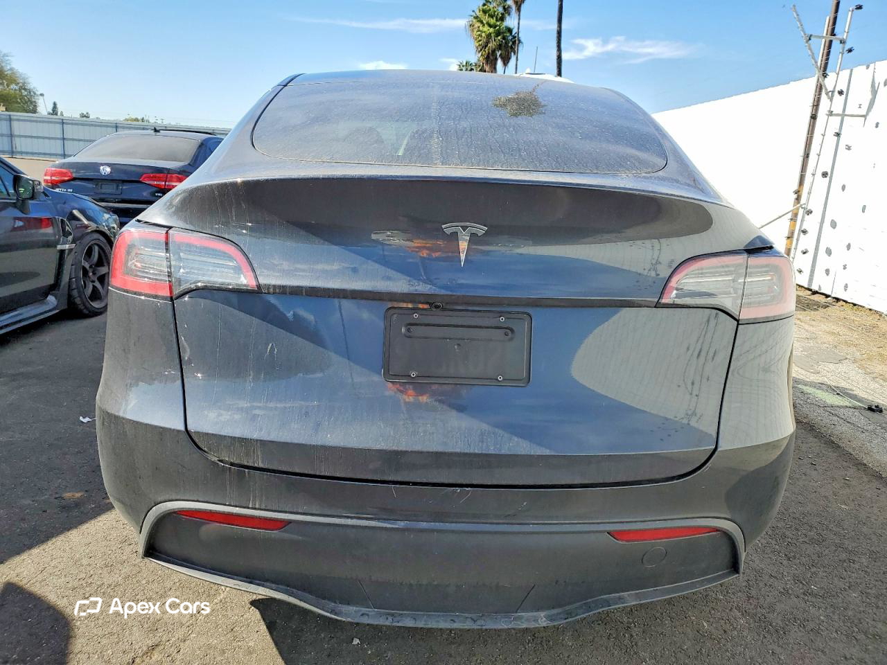 Tesla Model Y 2025