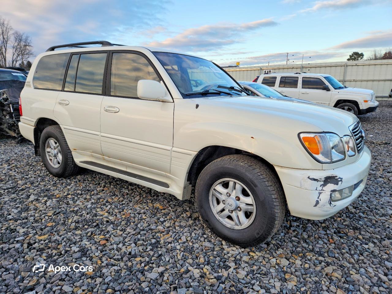 Lexus LX 2000