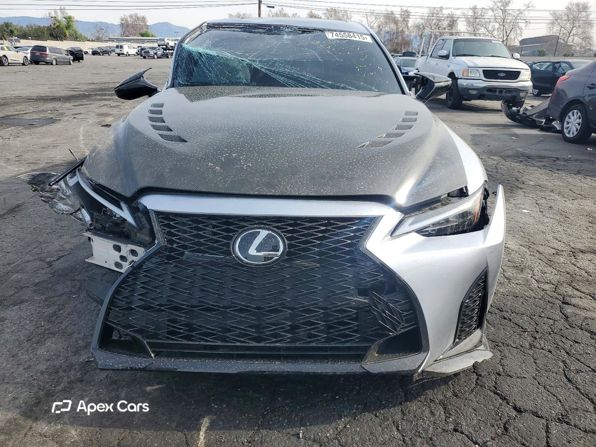Lexus IS 2025