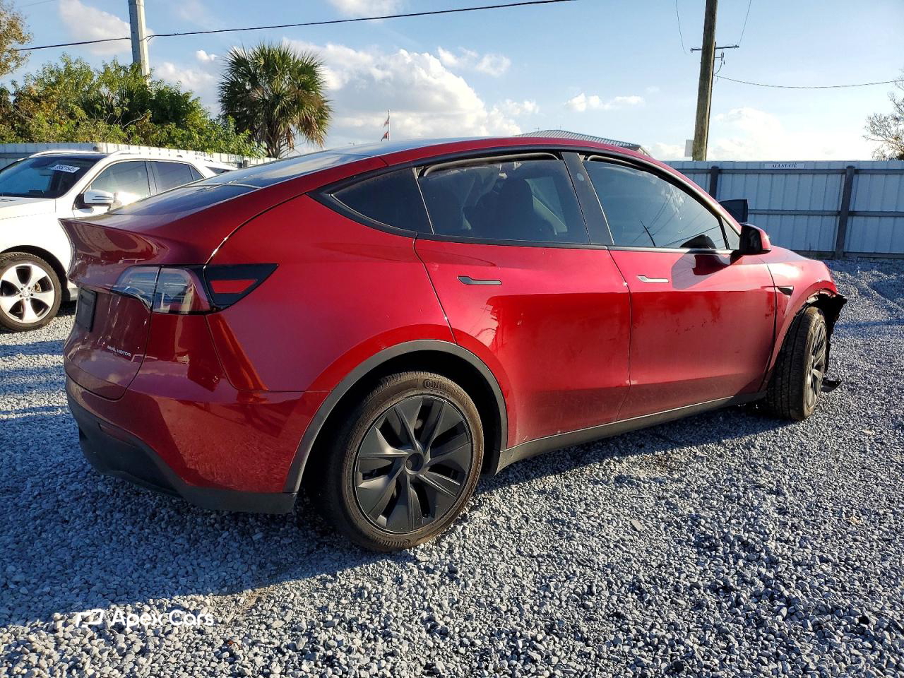 Tesla Model Y 2025