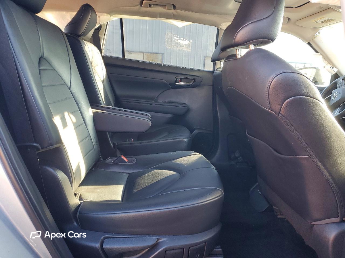 Toyota Highlander 2021