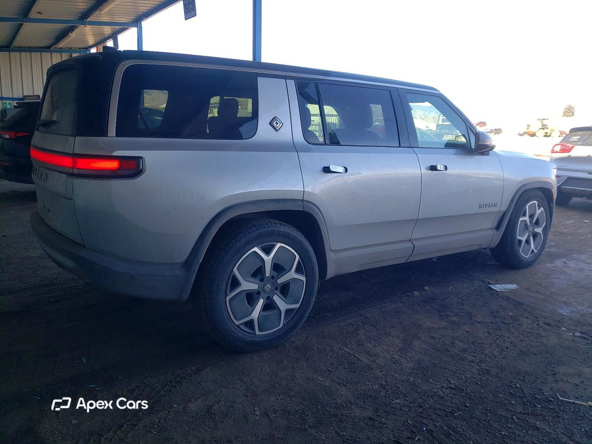 Rivian R1S 2024