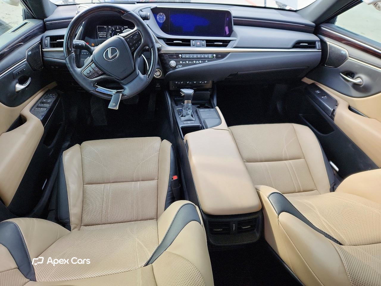 Lexus ES 2021