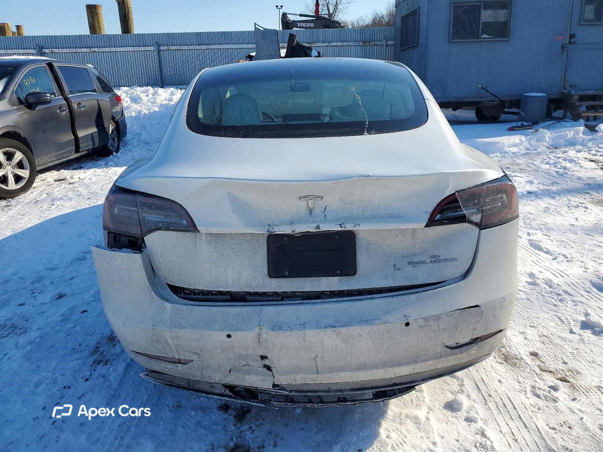 Tesla Model 3 2022