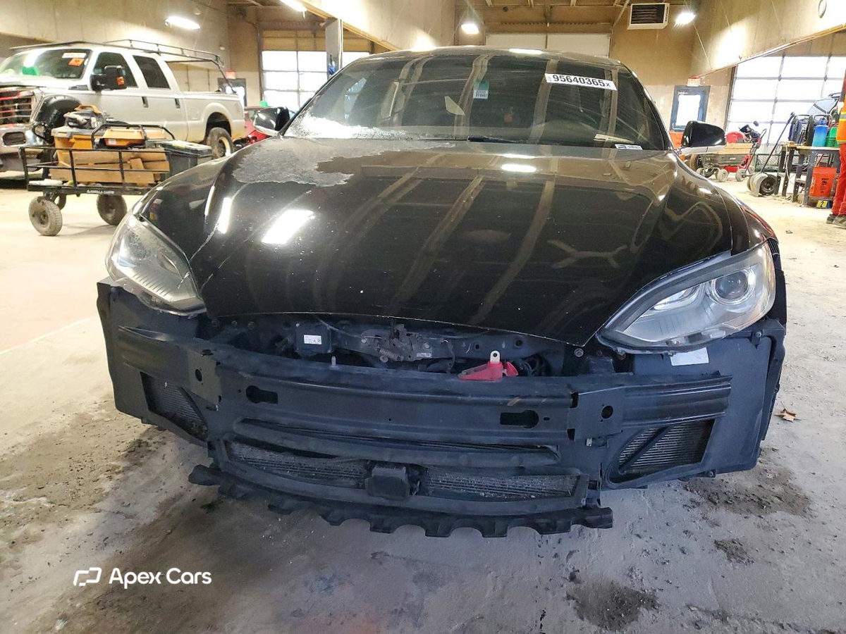 Tesla Model S 2015