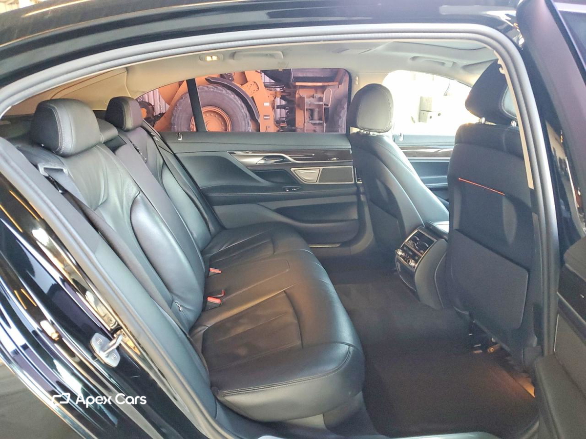 BMW Series 7 2016