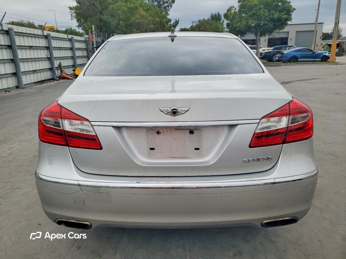 Hyundai Genesis 2013
