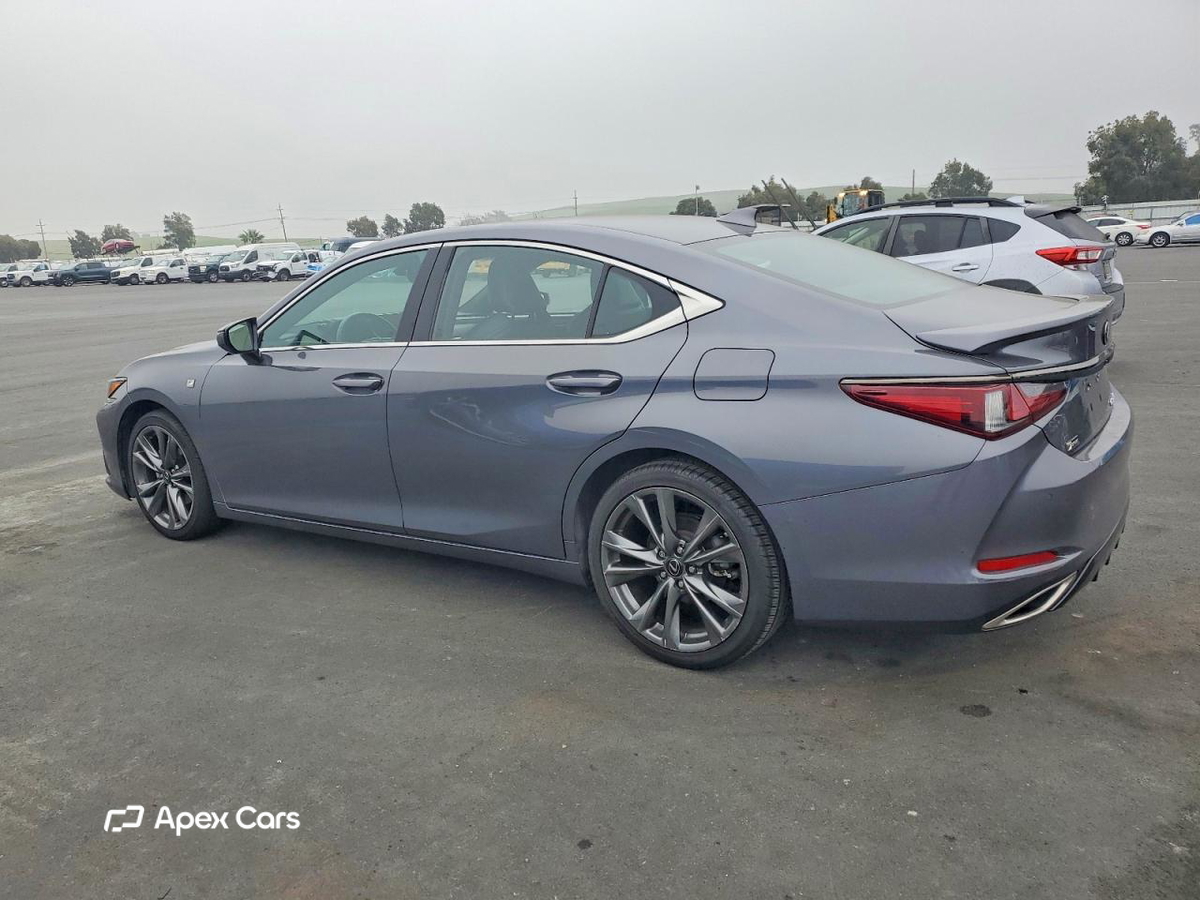 Lexus ES 2020