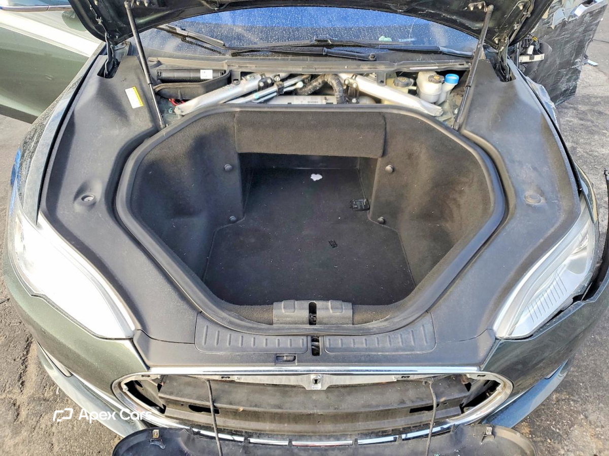 Tesla Model S 2014