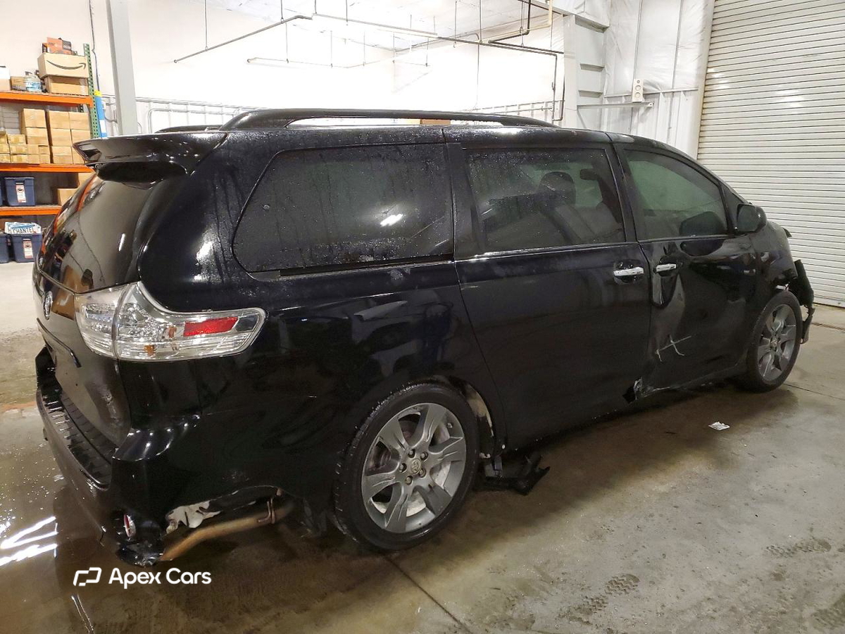 Toyota Sienna 2015