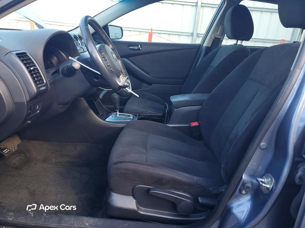 Nissan Altima 2012